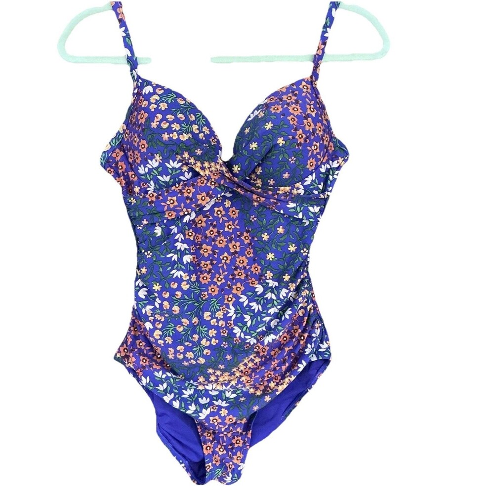 Nip Tuck Swimsuit Floral  Purple One Piece C/D Fit Cup Size 6 Swim Wear Slimming